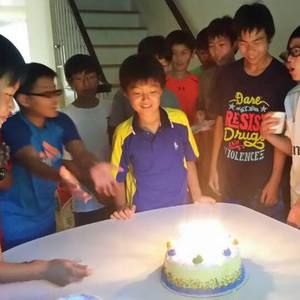 Meet your Posher, Ethan